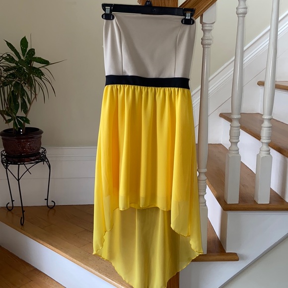 Dresses & Skirts - HIGH LOW Nude & Yellow Dress 💛